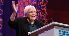 Sonderpreisträgerin Gudrun Pausewang verstorben Sonderpreisträgerin Gudrun Pausewang verstorben