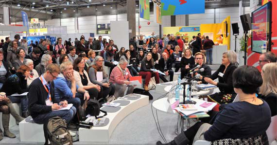 Podiumsdiskussion: #BooksForFuture